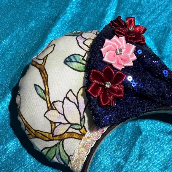 Disney Floral Mulan-inspired Minnie Ear Headband with Sequin Bow - Picture 2 of 3